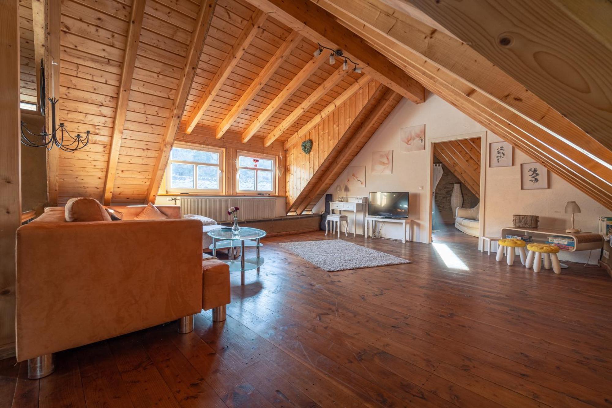 Historisches Ferienhaus "Zur Linde" Hausten المظهر الخارجي الصورة